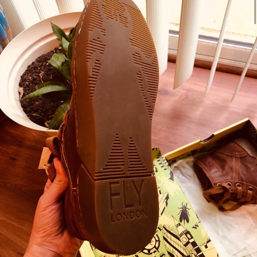 SOLD Ⓜ️ 🙌 🎉Host Pick🎉 Fly London Boots 🥾🪰 - Picture 3 of 10